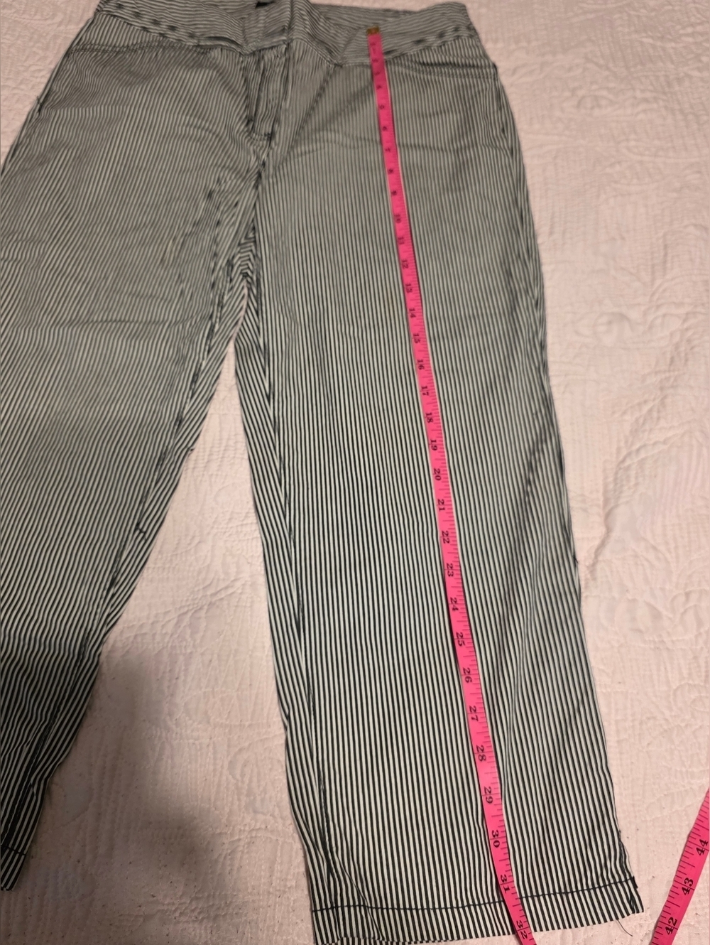 Rafaella Black & White Pinstripe Cropped Pants Size 8 - Picture 3 of 6